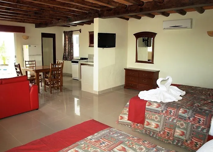 El Campanario 3*