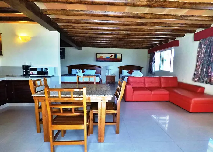 El Campanario 3*